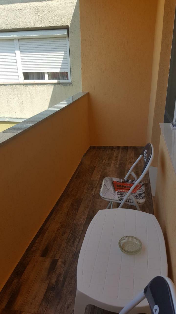 Apartament Victory Apartment โอร์โชวา ภายนอก รูปภาพ